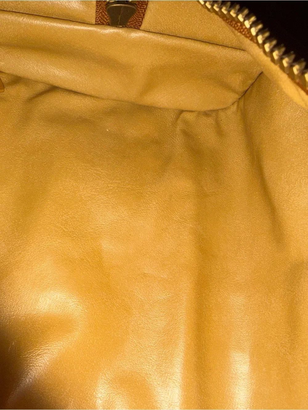 Vintage TUMI Leather toiletry bag from their Dakota Collection